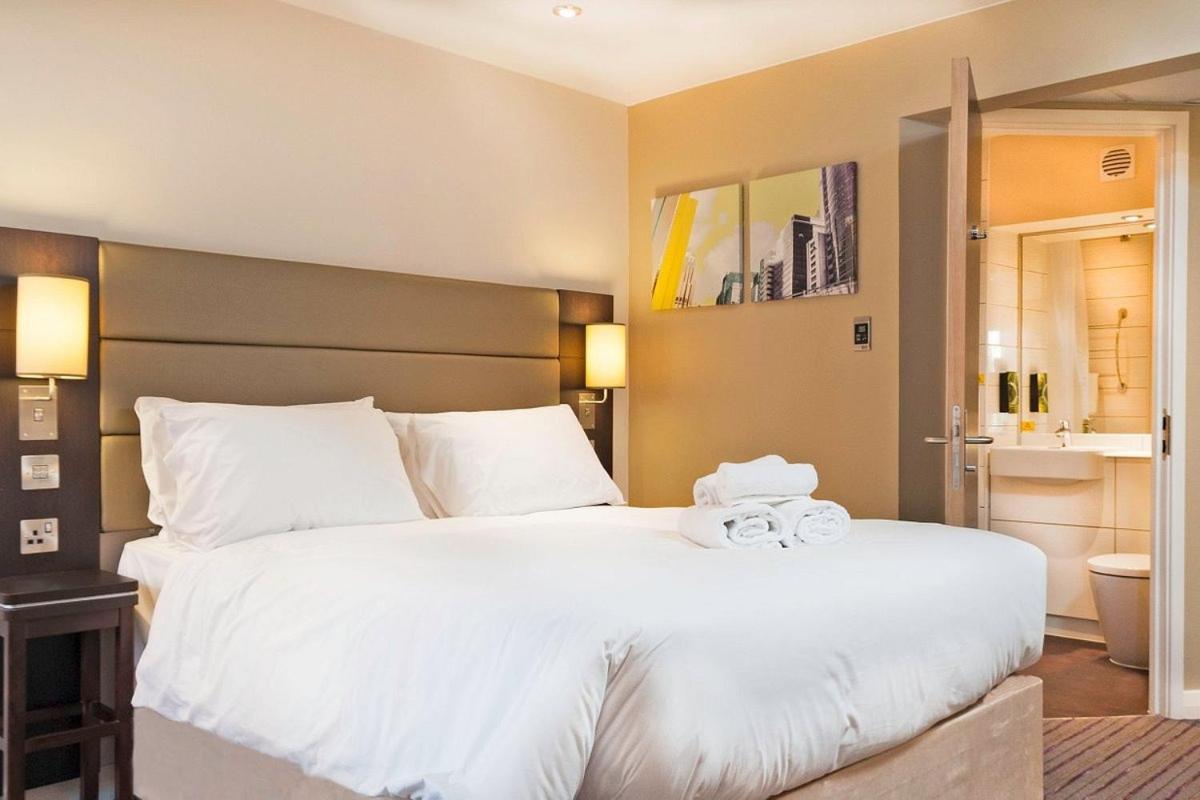 Silurian Hotel Newport Newport  Ngoại thất bức ảnh